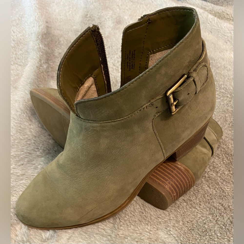 Naturalizer Olive Ankle Boots